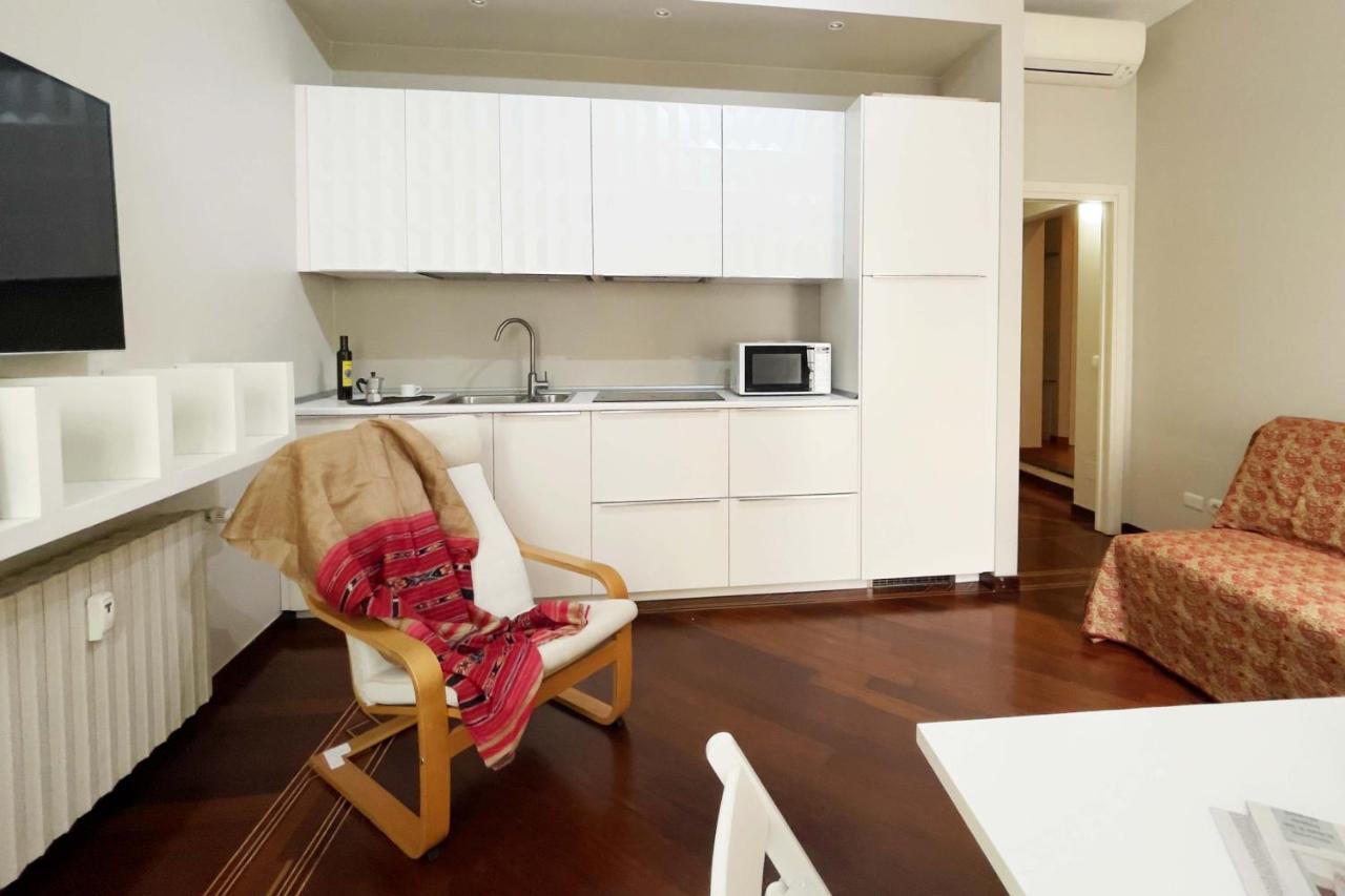 Chic 1Bdr With Shared Terrace Steps From Duomo By Rentopolis Mailand Exterior foto